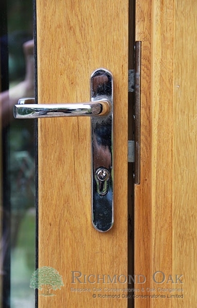 Kendrick_Oak_Orangery_Bi_fold_folding_sliding_doors__29_-1487